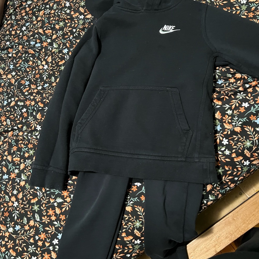 Nike boys sets